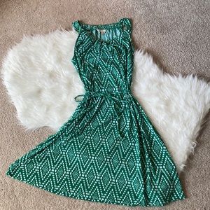 SUMMER Dress. Banana Republic. MEDIUM. Stretchy. Light & Loose. Matching Belt.